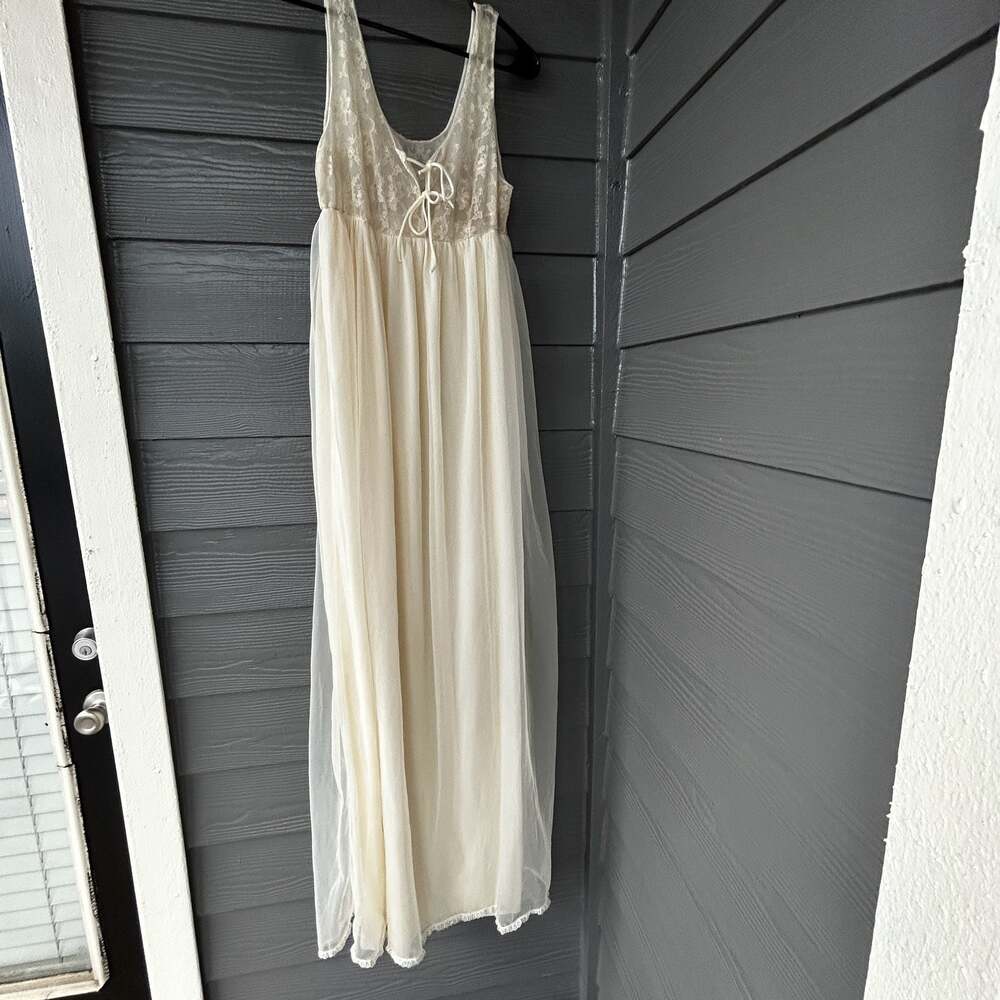 Vintage Made in USA Jenelle of California Cream Nylon Lace Maxi Nightgown